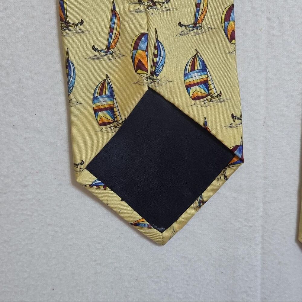 Men's Accessory - Picture 4 of 8